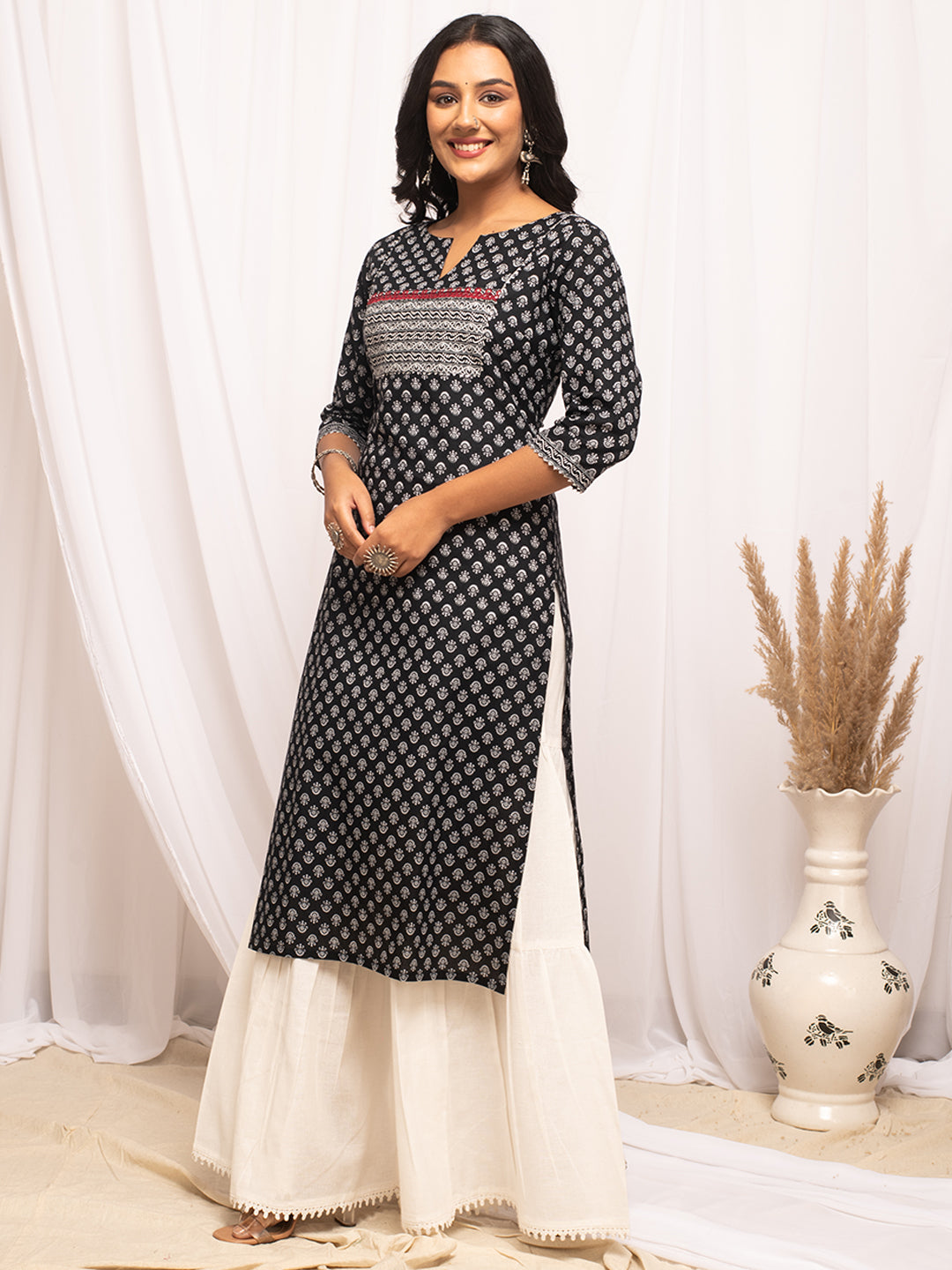 FIORRA Women's Floral Printed Black Cotton Straight Kurta