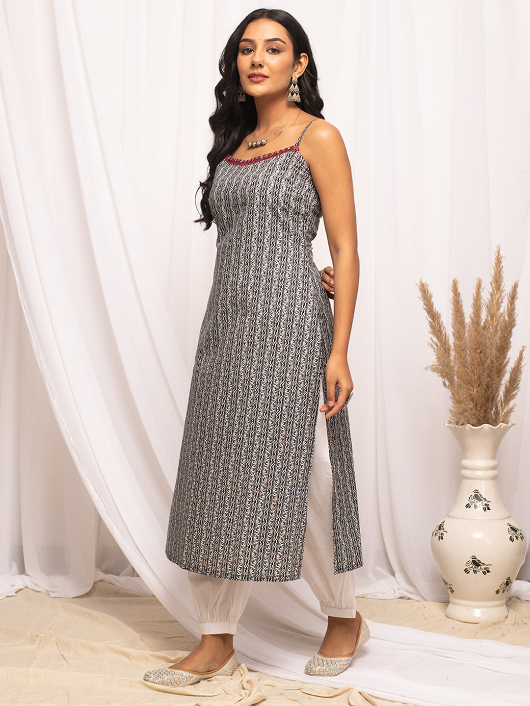 FIORRA Women's Strip Printed Black Cotton Straight Kurta