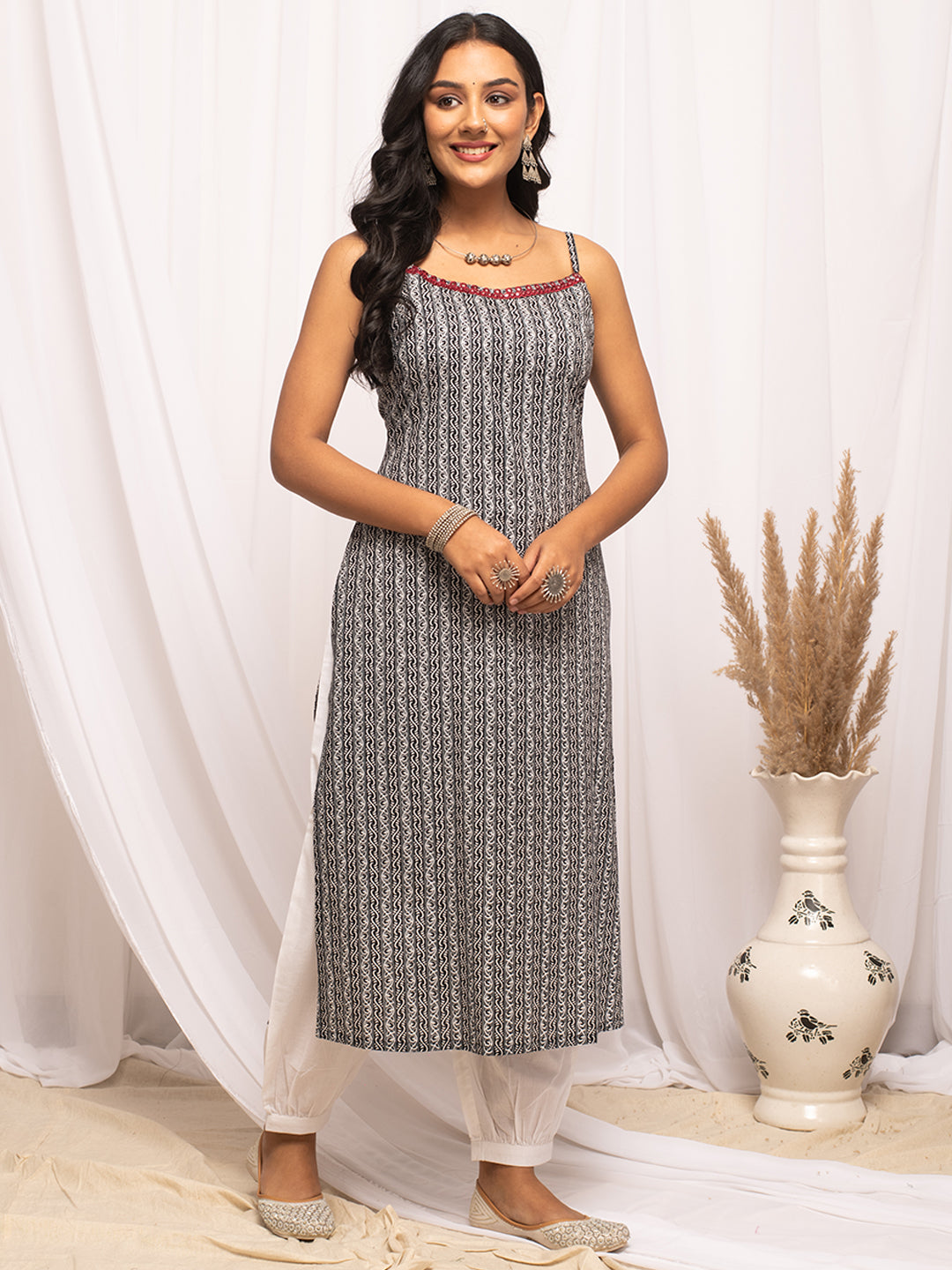 FIORRA Women's Strip Printed Black Cotton Straight Kurta