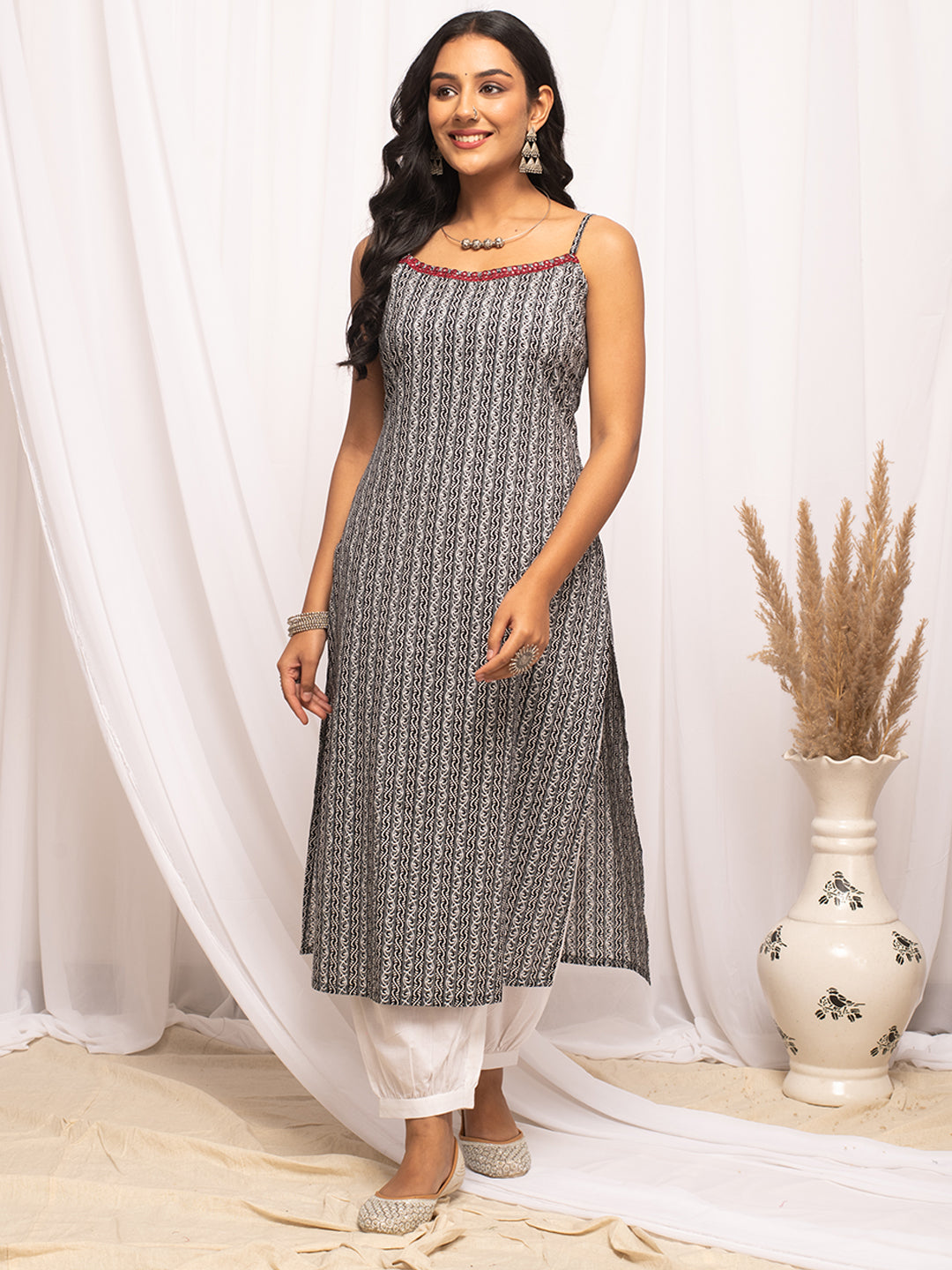 FIORRA Women's Strip Printed Black Cotton Straight Kurta