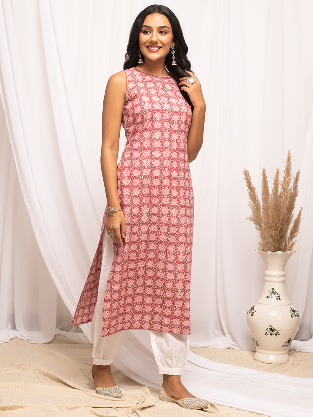 FIORRA Women's Floral Printed Pink Cotton Straight Kurta