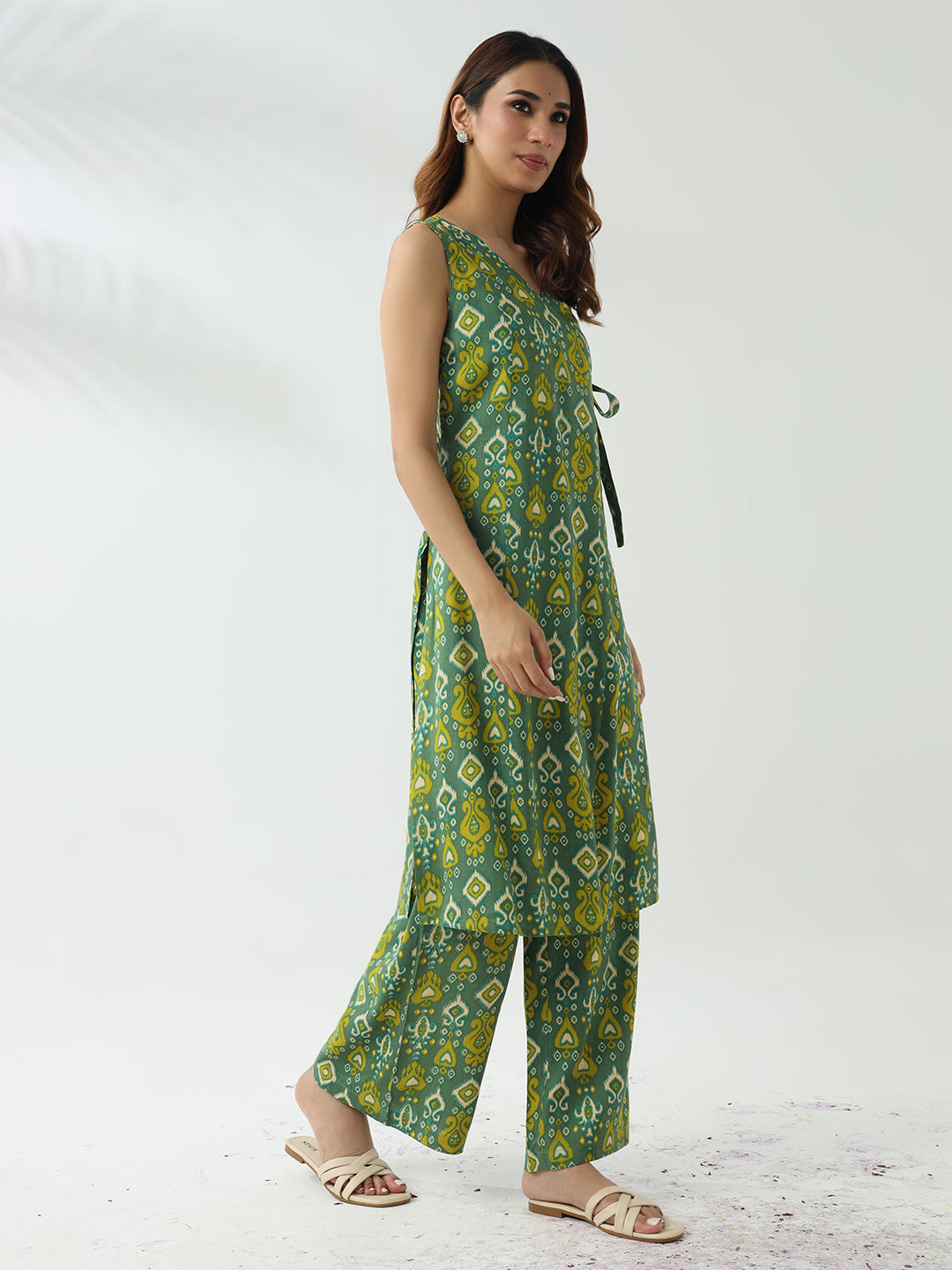 FIORRA Women's Green Cotton Straight Kurta With Palazzo