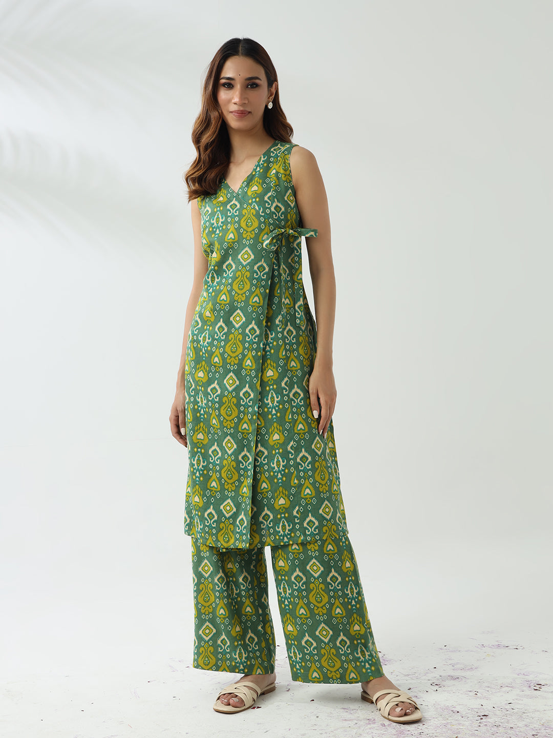 FIORRA Women's Green Cotton Straight Kurta With Palazzo