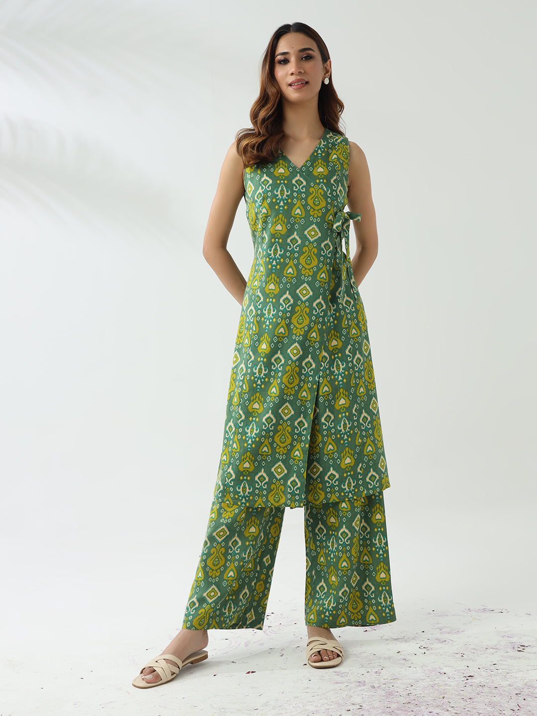 FIORRA Women's Green Cotton Straight Kurta With Palazzo