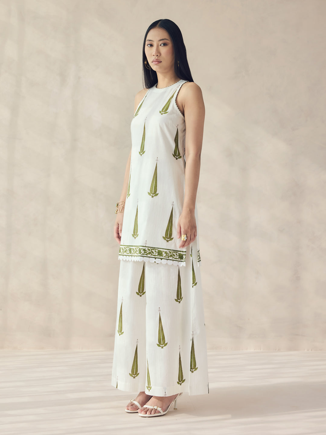 FIORRA Women's Off-White Printed Cotton Sleeveless Kurta Set