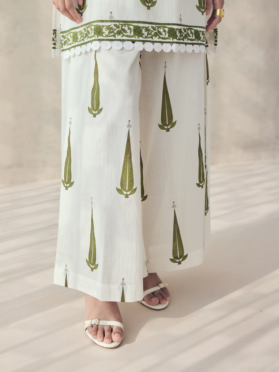 FIORRA Women's Off-White Printed Cotton Sleeveless Kurta Set