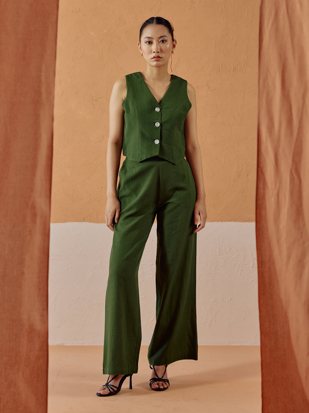 FIORRA Women’s Green Linen Blend Sleeveless V-Neck Relaxed Fit Co-Ord Set