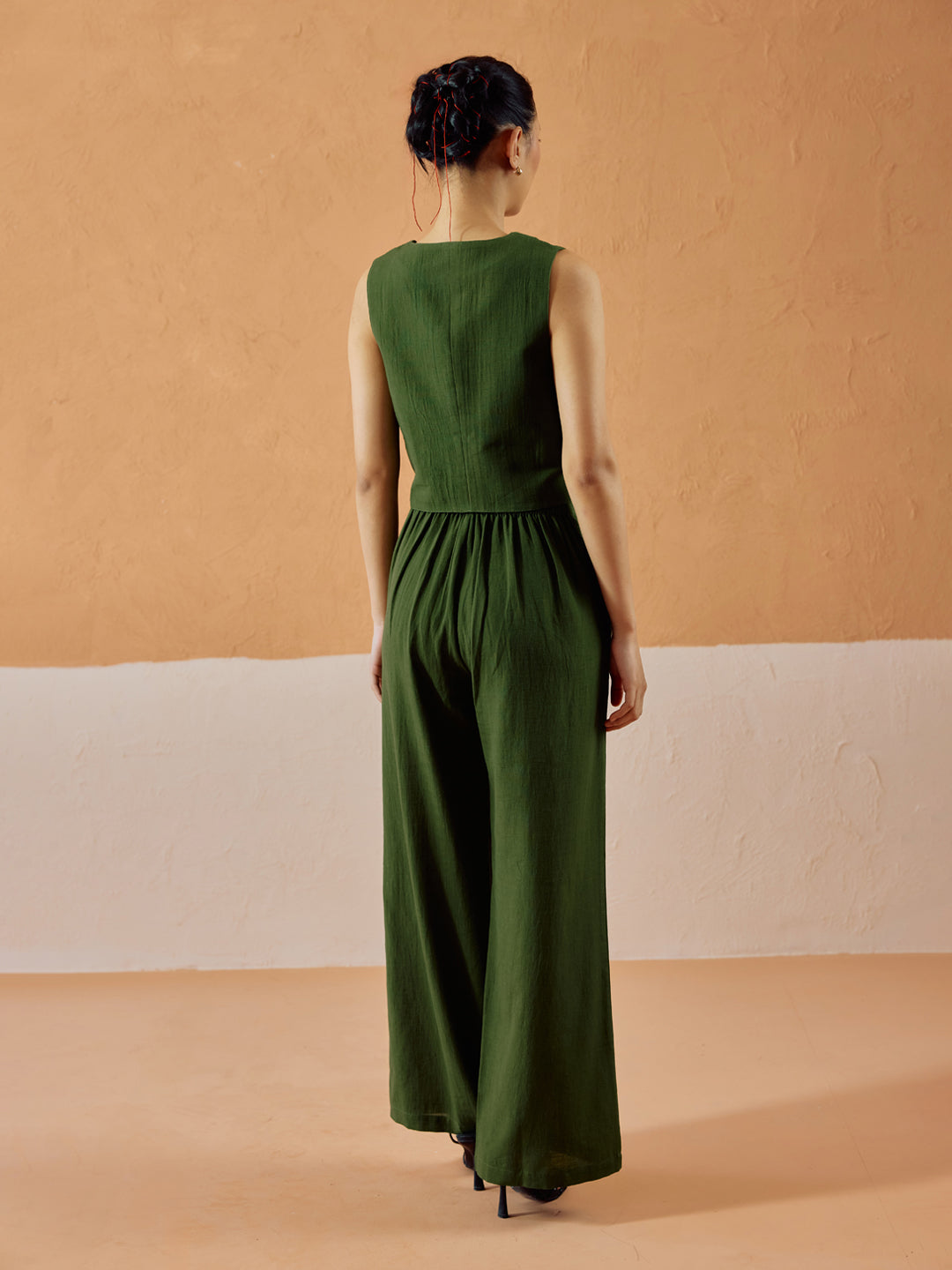 FIORRA Women’s Green Linen Blend Sleeveless V-Neck Relaxed Fit Co-Ord Set