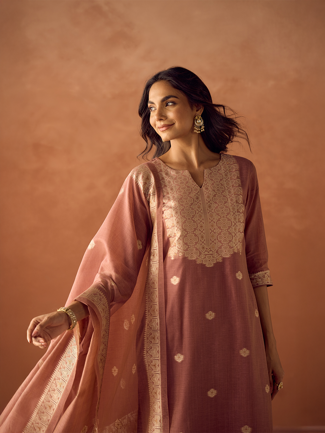FIORRA Women Dusty Pink Cotton Blend Jacquard Woven Kurta Set with Dupatta