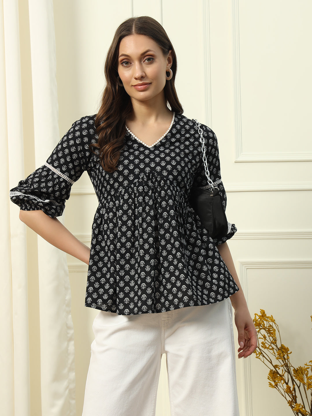 FIORRA Women's Black Printed Cotton Top