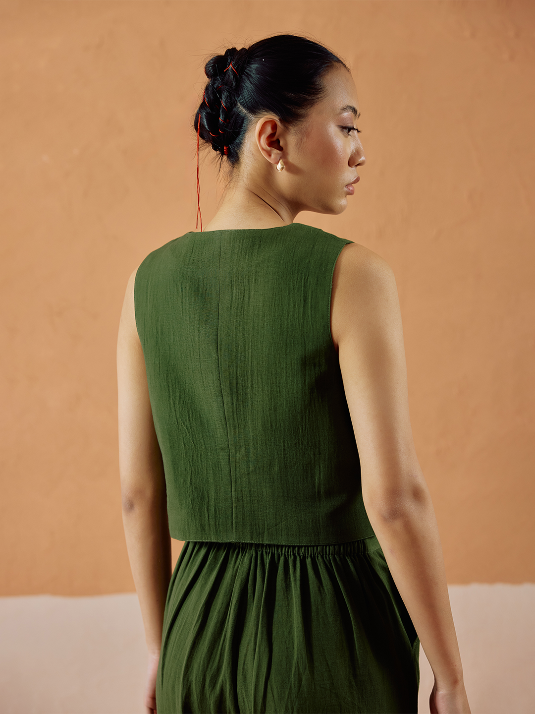FIORRA Women’s Green Solid Linen Sleeveless Shirt Top